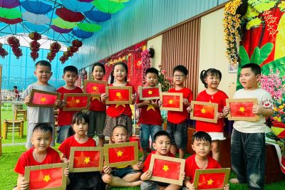 Tinh thần yêu nước của các bé Trường MN Yên Nhân ngày 30/4